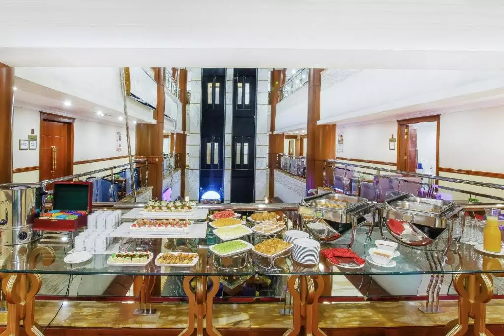 Grand Excelsior Hotel